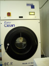 Reinigungsmaschine (Eazy Clean) In der Wäscherei in Bonn wird die Reinigungsmaschine Eazy Clean benutzt